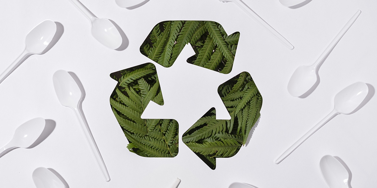 top-view-plastic-spoons-assortment